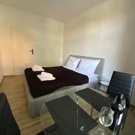 Stary Toruń Vip Rooms Apartment מראה חיצוני תמונה