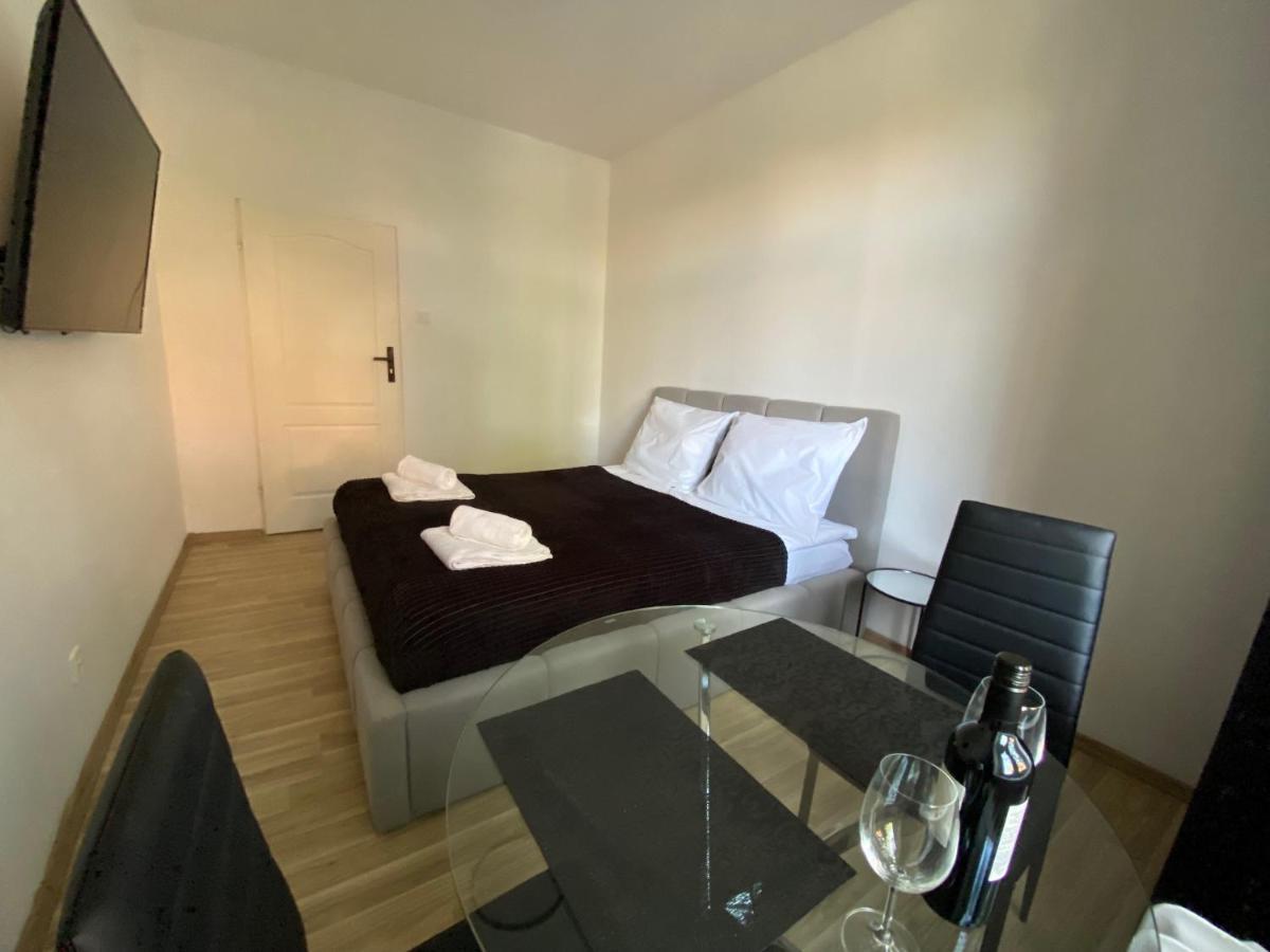 Stary Toruń Vip Rooms Apartment מראה חיצוני תמונה